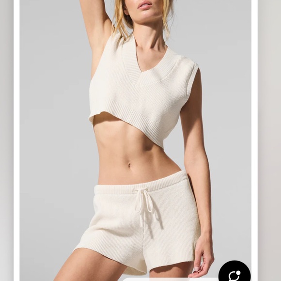 ALO Yoga Supernatural Too and Short Set - Picture 12 of 12